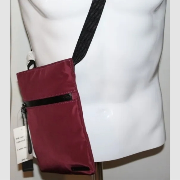 STEVE MADDEN Mens Quick-Release Crossbody Dark Red Mini Bag New - Picture 1 of 9